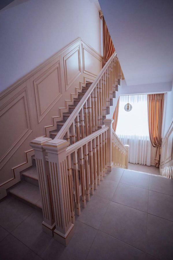 Hotel Glaris Tirgu Frumos Kültér fotó