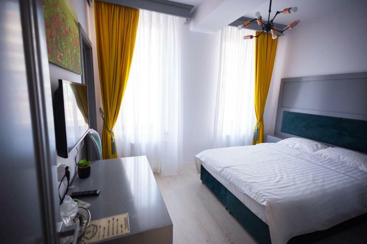 Hotel Glaris Tirgu Frumos Kültér fotó