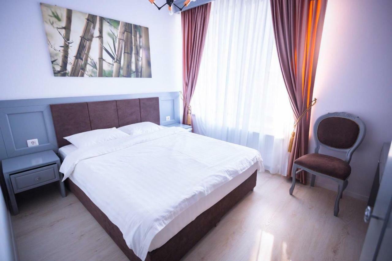 Hotel Glaris Tirgu Frumos Kültér fotó