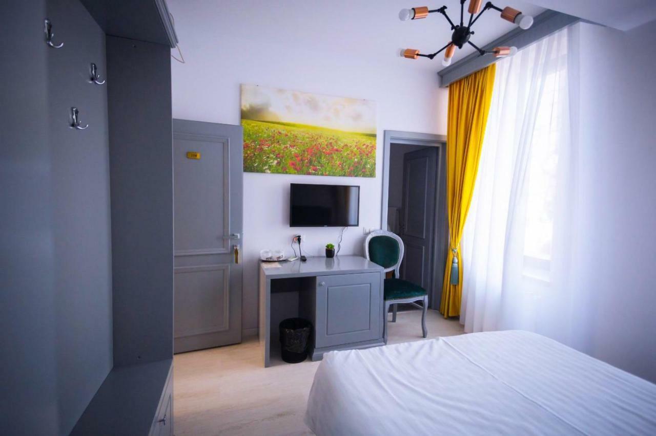 Hotel Glaris Tirgu Frumos Kültér fotó