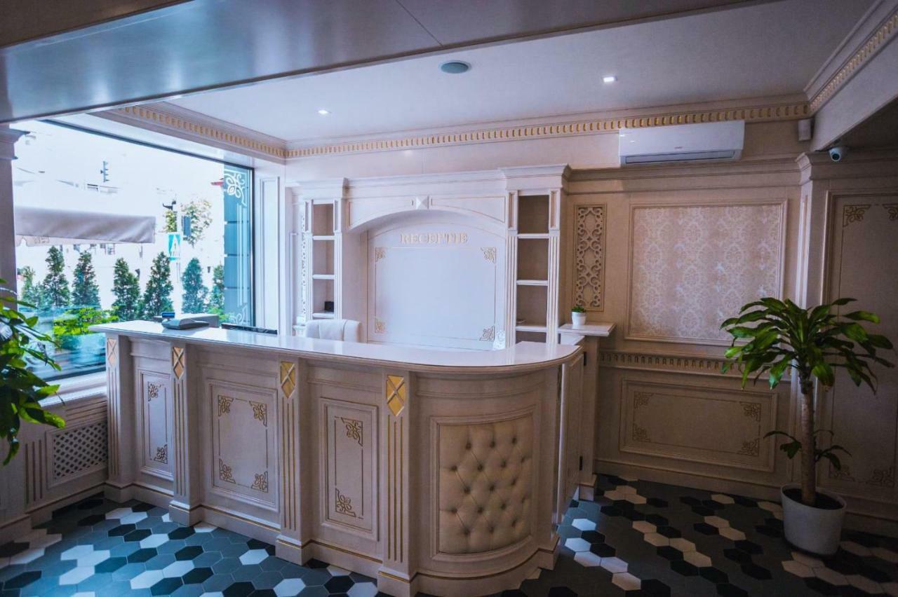 Hotel Glaris Tirgu Frumos Kültér fotó