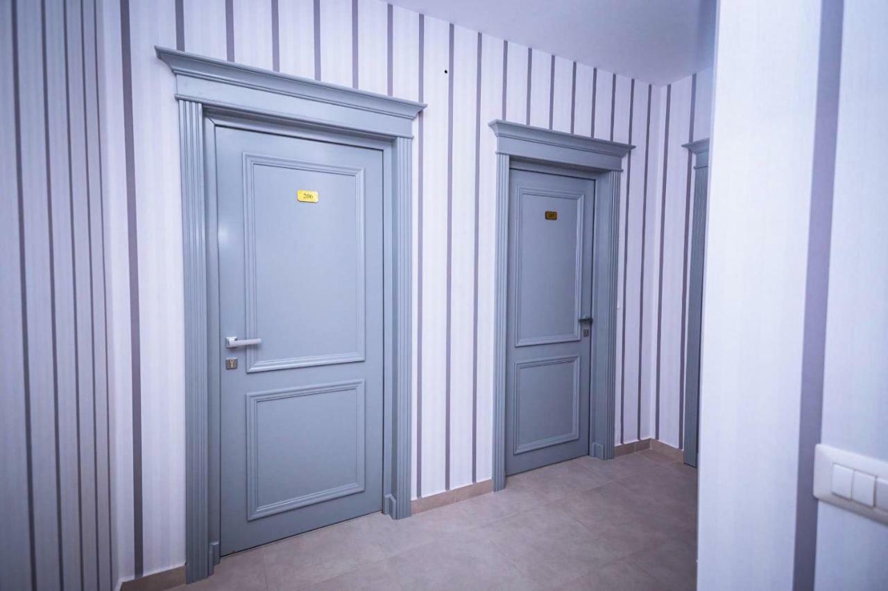 Hotel Glaris Tirgu Frumos Kültér fotó