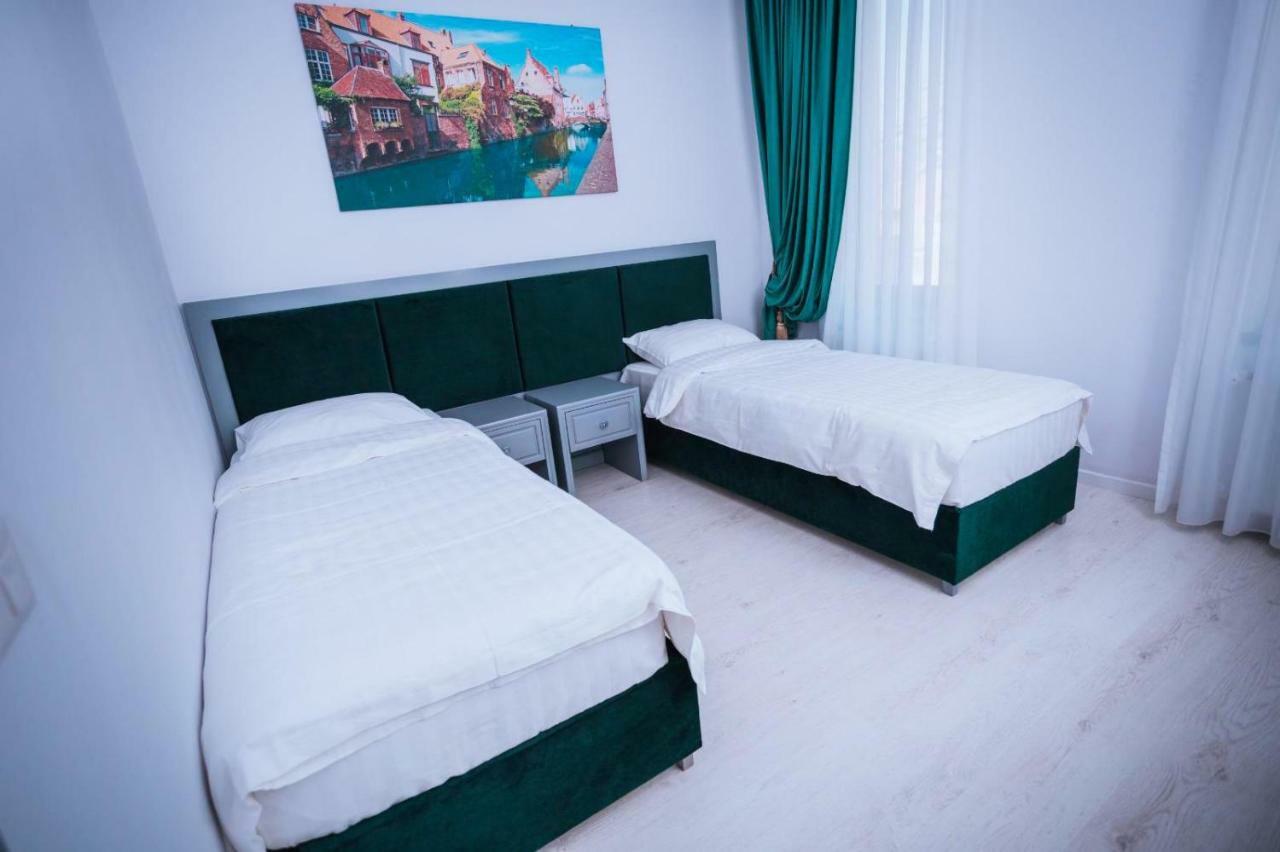 Hotel Glaris Tirgu Frumos Kültér fotó