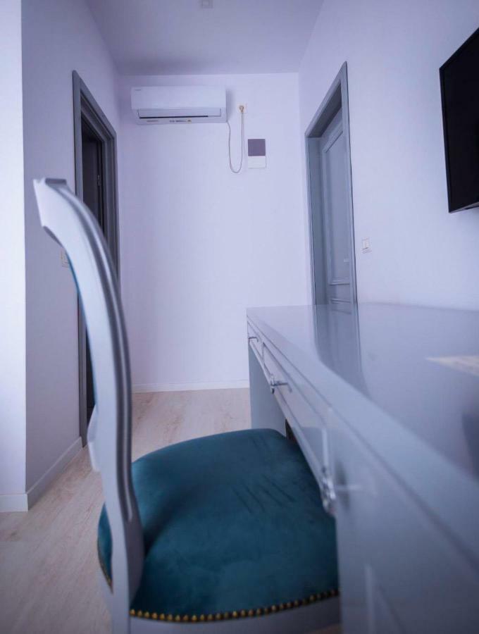 Hotel Glaris Tirgu Frumos Kültér fotó