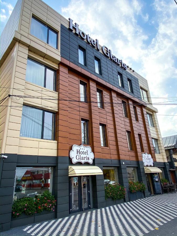 Hotel Glaris Tirgu Frumos Kültér fotó